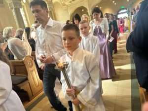 SVETA POTVRDA U ST. GALLENU: Biskup Palić krizmao 42-je mladih na sjeveru Švicarske SVETA POTVRDA U ST. GALLENU: Biskup Palić krizmao 42-je mladih na sjeveru Švicarske