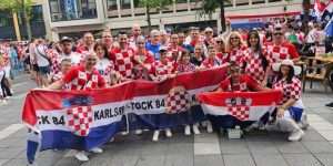 (FOTO I VIDEO) LUDNICA U ROTTERDAMU: Hrvati su ponovno pokazali da su svi kao jedno kad treba stati uz svoje!