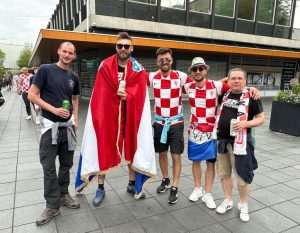 (FOTO I VIDEO) LUDNICA U ROTTERDAMU: Hrvati su ponovno pokazali da su svi kao jedno kad treba stati uz svoje!