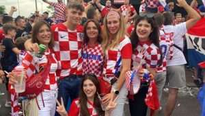 (FOTO I VIDEO) LUDNICA U ROTTERDAMU: Hrvati su ponovno pokazali da su svi kao jedno kad treba stati uz svoje!