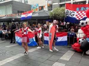 (FOTO I VIDEO) LUDNICA U ROTTERDAMU: Hrvati su ponovno pokazali da su svi kao jedno kad treba stati uz svoje!