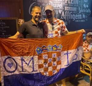 (FOTO I VIDEO) LUDNICA U ROTTERDAMU: Hrvati su ponovno pokazali da su svi kao jedno kad treba stati uz svoje!