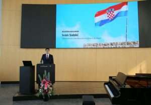 (FOTO) PROSLAVA DANA DRŽAVNOSTI U STUTTGARTU: Budimo ponosni na našu povijest i ono što smo postigli te koračajmo optimistično u budućnost (FOTO) PROSLAVA DANA DRŽAVNOSTI U STUTTGARTU: Budimo ponosni na našu povijest i ono što smo postigli te koračajmo optimistično u budućnost