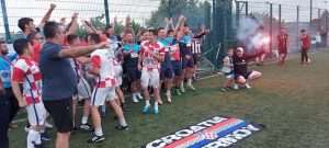 (FOTO/VIDEO) HRVATSKI MALONOGOMETNI TURNIR U IRSKOJ: Slušale se hrvatske navijačke i domoljubne pjesme, a uživalo se u prelijepoj igri (FOTO/VIDEO) HRVATSKI MALONOGOMETNI TURNIR U IRSKOJ: Slušale se hrvatske navijačke i domoljubne pjesme, a uživalo se u prelijepoj igri