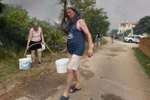 (FOTO) POŽAR KOD GREBAŠTICE POD NADZOROM: Smiruje se situacija na požarištu, ozlijeđena su četiri vatrogasca (FOTO) POŽAR KOD GREBAŠTICE POD NADZOROM: Smiruje se situacija na požarištu, ozlijeđena su četiri vatrogasca