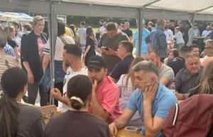 USPJEŠNA HUMANITARNA AKCIJA: Više tisuća Livnjaka i njihovih prijatelja iz Frankfurta i okolice okupilo se na 5. roštiljadi Livanjske zajednice Frankfurt USPJEŠNA HUMANITARNA AKCIJA: Više tisuća Livnjaka i njihovih prijatelja iz Frankfurta i okolice okupilo se na 5. roštiljadi Livanjske zajednice Frankfurt