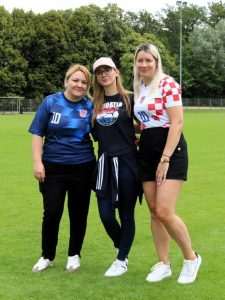 (FOTO) SPORTSKI SUSRETI U SINGENU: Okupilo se 240 učenika hrvatske nastave u Baden Württembergu (FOTO) SPORTSKI SUSRETI U SINGENU: Okupilo se 240 učenika hrvatske nastave u Baden Württembergu