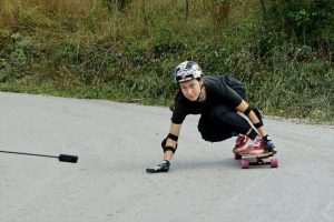 UTRKE LONGBOARDERA: Longboarderi iz Europe okupili se na festivalu ekstremnog sporta u selu ispod Stare planine UTRKE LONGBOARDERA: Longboarderi iz Europe okupili se na festivalu ekstremnog sporta u selu ispod Stare planine