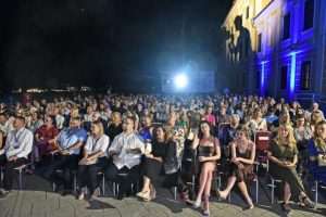 UZ SPEKTAKULARAN VATROMET: Otvoren 17. Vukovarski filmski festival uz glumačku zvijezdu filma "Čarobna frula"