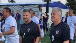 VELIK BROJ HRVATA IZ ISELJENIŠTVA NA HUMANITARNOM KONCERTU U LIVNU: Odigrana i nogometna utakmica "Vatreni veterani" i "Livno i prijatelji"