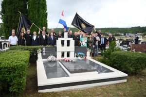 U ČAST PRVOM POGINULOM REDARSTVENIKU: U Aržanu otvoren Memorijalni centar Josip Jović U ČAST PRVOM POGINULOM REDARSTVENIKU: U Aržanu otvoren Memorijalni centar Josip Jović