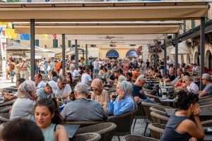 FOTO REPORTAŽA: Kotor, sve privlačnija destinacija za turiste iz cijelog svijeta, posebno se ističe po bogatoj kulturnoj baštini i prekrasnoj prirodi