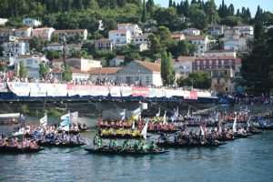 METKOVIĆ: Lađari "Zagreba" pobjednici 26. Maraton lađa, druga je posada Slivna, a treći su kominski Gusari METKOVIĆ: Lađari "Zagreba" pobjednici 26. Maraton lađa, druga je posada Slivna, a treći su kominski Gusari