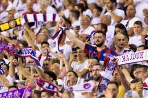 VRHUNSKA ATMOSFERA U POLJUDU: Hajduk sveukupno bolji, ali na uzvrat u Solun putuje bez prednosti VRHUNSKA ATMOSFERA U POLJUDU: Hajduk sveukupno bolji, ali na uzvrat u Solun putuje bez prednosti