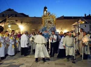 [FOTOGALERIJA] Procesija ulicama Dubrovnika na blagdan Velike Gospe