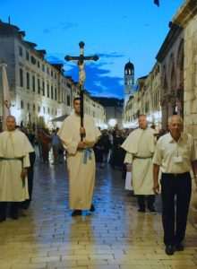 [FOTOGALERIJA] Procesija ulicama Dubrovnika na blagdan Velike Gospe