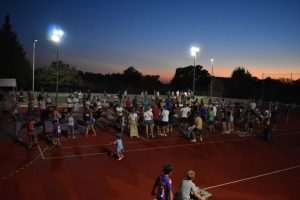 (FOTO) "SOVARAČKI VIŠEBOJ" U SUHOVARAMA OKUPIO MJEŠTANE IZ DOMOVINE I ISELJENIŠTVA: Atrakcija u srcu malog sela u Ravnim kotarima