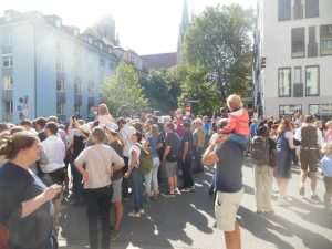 NIKAD VEĆE CIJENE NA OKTOBERFESTU: Evo koliko košta pivo, kobasica, piletina, pereci... NIKAD VEĆE CIJENE NA OKTOBERFESTU: Evo koliko košta pivo, kobasica, piletina, pereci...