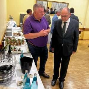 SKUP U FRANKFURTU NA KOJEM SE GOVORILO O BiH: Christian Schmidt bio glavni gost „Limburger Kreis“ – druženje upriličeno u hrvatskom restoranu uz hrvatska vina