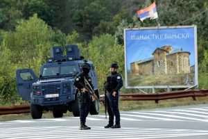 (FOTO) KOSOVSKA POLICIJA: Plan terorista je propao, ubijena 4 napadača i zaplijenjena masa oružja i vojne opreme (FOTO) KOSOVSKA POLICIJA: Plan terorista je propao, ubijena 4 napadača i zaplijenjena masa oružja i vojne opreme