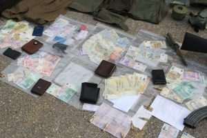 (FOTO) KOSOVSKA POLICIJA: Plan terorista je propao, ubijena 4 napadača i zaplijenjena masa oružja i vojne opreme (FOTO) KOSOVSKA POLICIJA: Plan terorista je propao, ubijena 4 napadača i zaplijenjena masa oružja i vojne opreme