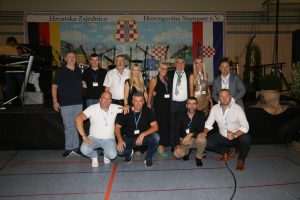 (FOTO) VELIKA ZABAVA NA HERCEGOVAČKOJ VEČERI: U Filderstadtu kod Stuttgarta okupilo se oko 1.400 Hrvata i njihovih prijatelja... (FOTO) VELIKA ZABAVA NA HERCEGOVAČKOJ VEČERI: U Filderstadtu kod Stuttgarta okupilo se oko 1.400 Hrvata i njihovih prijatelja...