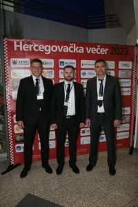 (FOTO) VELIKA ZABAVA NA HERCEGOVAČKOJ VEČERI: U Filderstadtu kod Stuttgarta okupilo se oko 1.400 Hrvata i njihovih prijatelja... (FOTO) VELIKA ZABAVA NA HERCEGOVAČKOJ VEČERI: U Filderstadtu kod Stuttgarta okupilo se oko 1.400 Hrvata i njihovih prijatelja...
