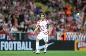HRVATSKA DEKLASIRALA LATVIJU: "Petarda" pukla na Rujevici - dva pogotka Petkovića, a po jedan su postigli Ivanušec, Kramarić i Pašalić luda modric