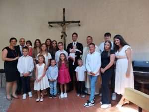 HKŽ MÜNCHEN: Kršteno osmo dijete u obitelji Franje i Žane Ivane Barišić HKŽ MÜNCHEN: Kršteno osmo dijete u obitelji Franje i Žane Ivane Barišić