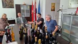 GENERALNI KONZULAT RH U ZÜRICHU: Vrhunske hrvatske delicije uskoro na policama Globusa AG GENERALNI KONZULAT RH U ZÜRICHU: Vrhunske hrvatske delicije uskoro na policama Globusa AG