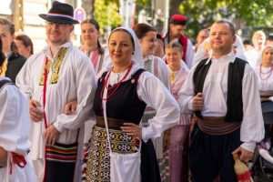 (FOTO) ODUŠEVILI SU: Hrvati iz Stuttgarta sudjelovali na 176. Cannstatter Wasenau