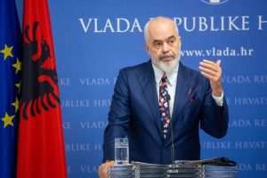 OSUDA TERORIZMA: Plenković i Rama osudili nasilje srpskih paravojnih postrojbi na sjeveru Kosova i pozvali na mjere EU protiv Srbije OSUDA TERORIZMA: Plenković i Rama osudili nasilje srpskih paravojnih postrojbi na sjeveru Kosova i pozvali na mjere EU protiv Srbije