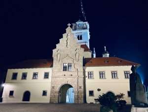 VJERSKI TURIZAM JE KLJUČAN U OBRAZOVANJU NOVE GENERACIJE TURISTIČKIH MENADŽERA: Održana je 5. Konferencija vjerskog turizma, sakralne baštine i hodočašća u Mariji Bistrici VJERSKI TURIZAM JE KLJUČAN U OBRAZOVANJU NOVE GENERACIJE TURISTIČKIH MENADŽERA: Održana je 5. Konferencija vjerskog turizma, sakralne baštine i hodočašća u Mariji Bistrici