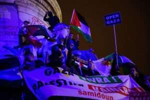 (FOTO) PROPALESTINSKI PROSVJED U PARIZU: Tisuće ljudi prosvjedovalo nakon što je Pariški upravni sud poništio raniju zabranu