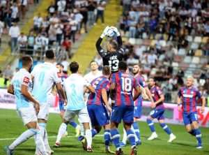 JADRANSKI DERBI NA RUJEVICI: Rijeka savladala Hajduk pogotkom iz jedanaesterca i zasjela na vrh ljestvice HNL-a
