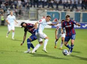 JADRANSKI DERBI NA RUJEVICI: Rijeka savladala Hajduk pogotkom iz jedanaesterca i zasjela na vrh ljestvice HNL-a