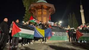 MINISTARSTVO ZDRAVSTVA GAZE: Više od 500 ljudi ubijeno u izraelskom napadu na baptističku bolnicu El Ahli u Gazi Podrška palestinskom narodu u organizaciji Palestinske zajednice u BiH, na Baščaršiji u Sarajevu (ILUSTRACIJA) / Foto: Anadolu