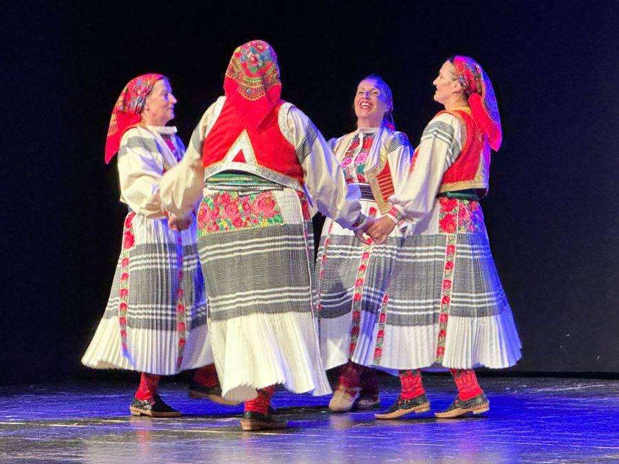 ZAJEDNO U ITALIJI: Na 3. internacionalnom CRoETnO Festivalu u središtu Rima gostovali i Hrvati iz Njemačke ZAJEDNO U ITALIJI: Na 3. internacionalnom CRoETnO Festivalu u središtu Rima gostovali i Hrvati iz Njemačke