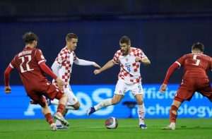 HRVATSKA IZBORILA EURO: Pogotkom Ante Budimira "Vatreni" savladali Armeniju i osigurali nastup na EP u Njemačkoj HRVATSKA IZBORILA EURO: Pogotkom Ante Budimira "Vatreni" savladali Armeniju i osigurali nastup na EP u Njemačkoj