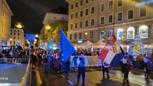 6. MÜNCHENSKI „MIMOHOD ZA VUKOVAR“: Oko dvije tisuće Hrvata i njihovih prijatelja su šetnjom ulicama Münchena odali počast poginulim i nestalim hrvatskim braniteljima Vukovara i Škabrnje