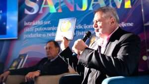 VRHUNSKA KNJIGA ZA SVE LJUBITELJE NOGOMETA I VATRENIH: Na Interliberu predstavljena bogato ilustrirana monografija Nogomet – povijest svjetskih nogometnih prvenstava