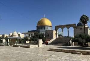 JERUZALEM: Izraelska policija uvela starosna ograničenja muslimanskim vjernicima za ulazak u džamiju Al-Aksa JERUZALEM: Izraelska policija uvela starosna ograničenja muslimanskim vjernicima za ulazak u džamiju Al-Aksa