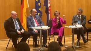 DÜSSELDORF: Na svečanu proslavu važnih hrvatskih obljetnica stigli mnogi gosti i uglednici iz Hrvatske, Njemačke i EU DÜSSELDORF: Na svečanu proslavu važnih hrvatskih obljetnica stigli mnogi gosti i uglednici iz Hrvatske, Njemačke i EU
