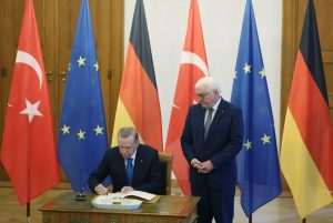 TURSKI PREDSJEDNIK STIGAO U BERLIN: Njemački predsjednik Steinmeier primio Erdogana u palači Bellevue