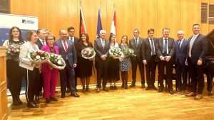 DÜSSELDORF: Na svečanu proslavu važnih hrvatskih obljetnica stigli mnogi gosti i uglednici iz Hrvatske, Njemačke i EU DÜSSELDORF: Na svečanu proslavu važnih hrvatskih obljetnica stigli mnogi gosti i uglednici iz Hrvatske, Njemačke i EU