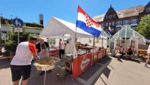 HRVATSKA ZABAVA U SANKT GEORGENU IM SCHWARZWALD: U goste im došli Hrvati iz Frankfurta, Ulma, Stuttgarta, Augsburga, Konstanz... HRVATSKA ZABAVA U SANKT GEORGENU IM SCHWARZWALD: U goste im došli Hrvati iz Frankfurta, Ulma, Stuttgarta, Augsburga, Konstanz...