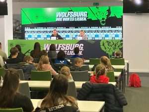WOLFSBURG: Hrvatski reprezentativac Lovro Majer ugostio učenike hrvatske škole u Njemačkoj WOLFSBURG: Hrvatski reprezentativac Lovro Majer ugostio učenike hrvatske škole u Njemačkoj