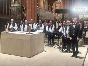 BOŽIĆNI KONCERT ZA PAMĆENJE: Folklorni ansambl Lado oduševio svojim nastupom u Katedrali sv. Bartolomeja u Frankfurtu BOŽIĆNI KONCERT ZA PAMĆENJE: Folklorni ansambl Lado oduševio svojim nastupom u Katedrali sv. Bartolomeja u Frankfurtu