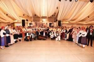 USUSRET BOŽIĆU: Božićni domjenak Folklornog ansambla Anno`93 u Beču USUSRET BOŽIĆU: Božićni domjenak Folklornog ansambla Anno`93 u Beču