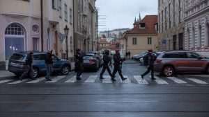KRVOPROLIĆE U PRAGU: Više od 15 ljudi je ubijeno, a najmanje 24 osobe su ranjena u napadu na praškom sveučilištu
